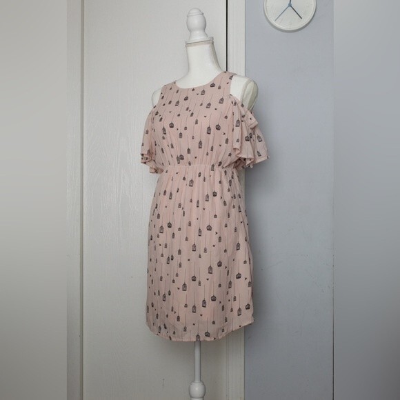 City Streets Cold Ruffle Shoulder Light  Pink Birdcage Printed Dress - Picture 3 of 12